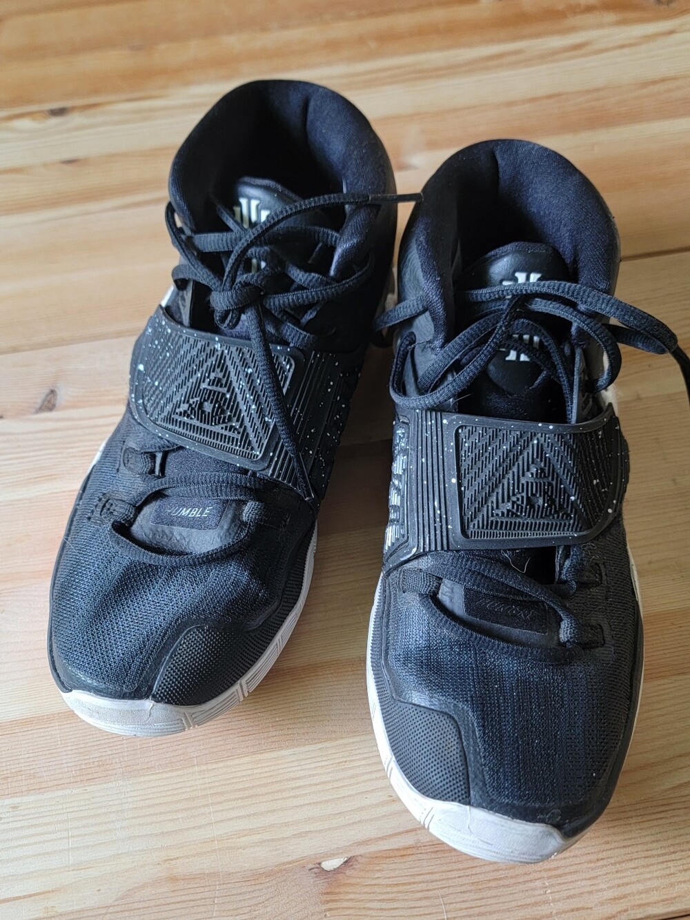 Nike Kyrie 6 - Size 7Y